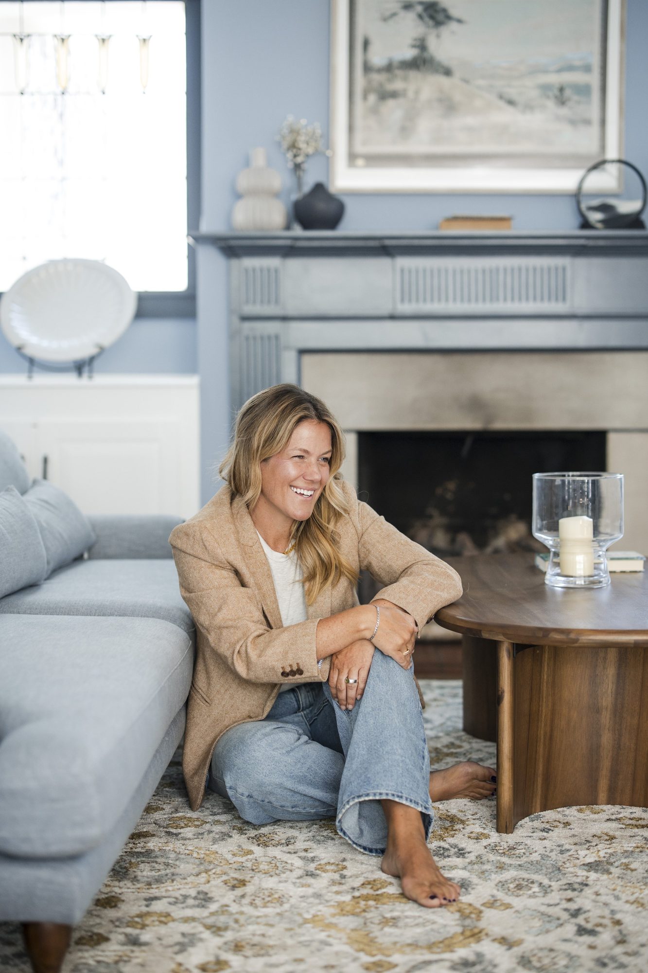 Elizabeth Cook at home, laughing
